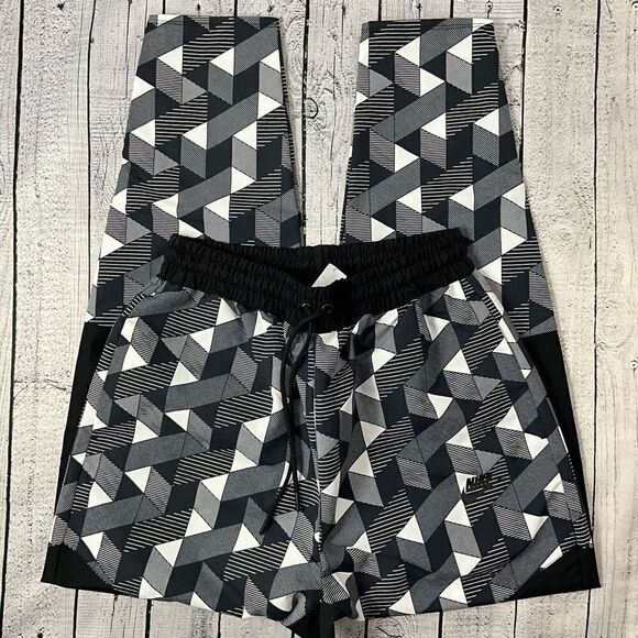 NIKE Tennis Pants - Picture 1 of 5